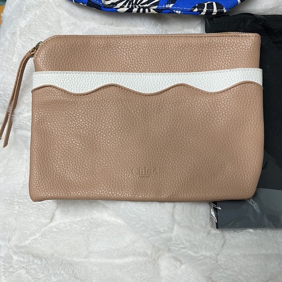 Make up & Cosmetic bag bundle - Picture 2 of 4